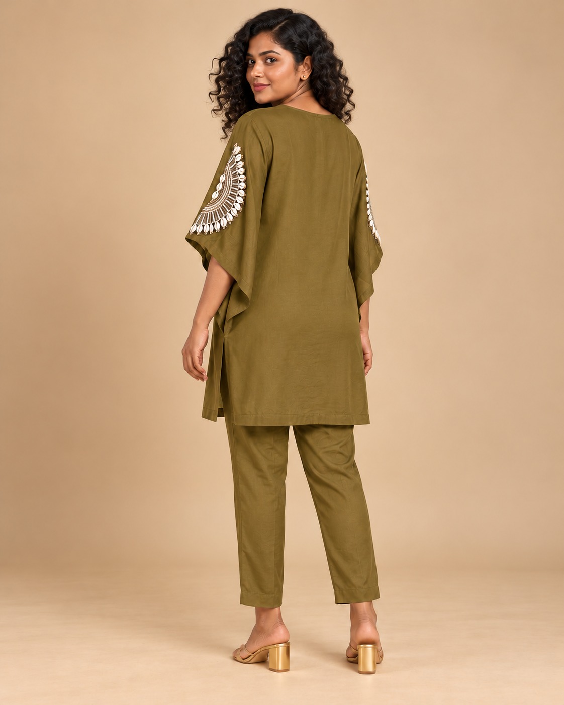 Women’s Sage Green Embellished Kurta & Pant Set with Mirror-Effect Detailing