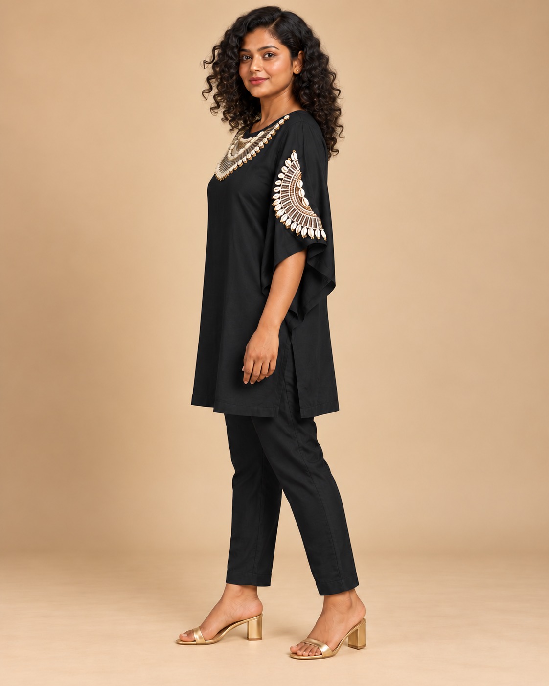 Women’s Black Embellished Kaftan 2-Piece  Set with Shell-Style Detailing