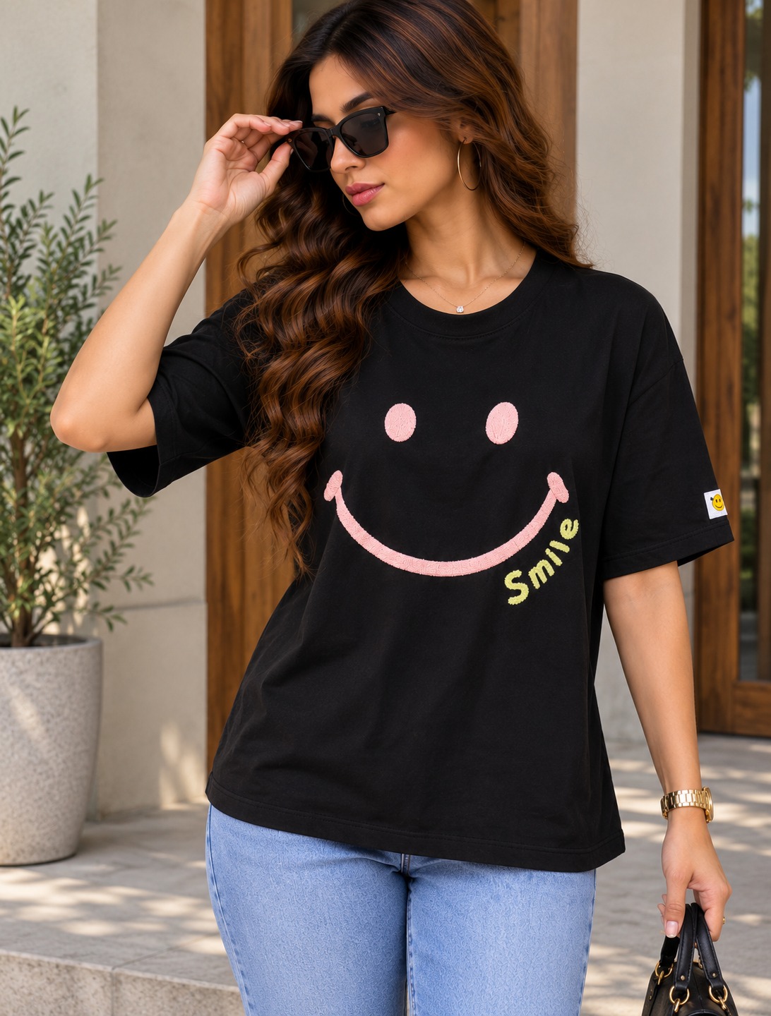 AAVARI Women's Black Oversized Smiley Face Graphic T-Shirt